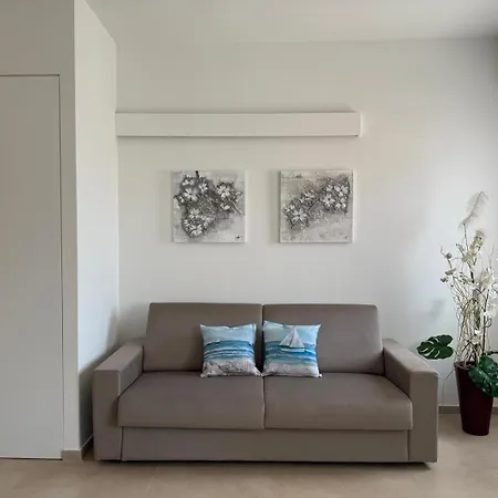 Semesterbostad Casa Al Mare Di Nonno Robi *