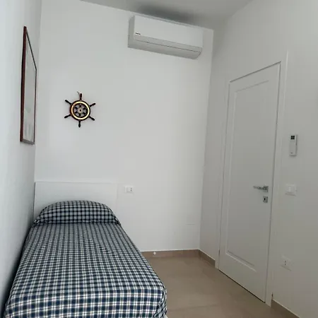 Casa Al Mare Di Nonno Robi * Fano (Pesaro and Urbino)