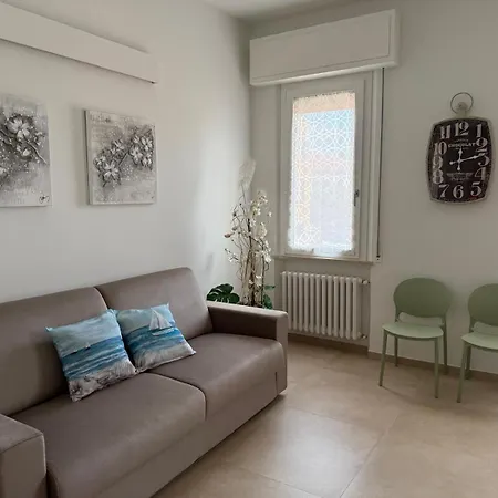 Casa Al Mare Di Nonno Robi Fano (Pesaro and Urbino)